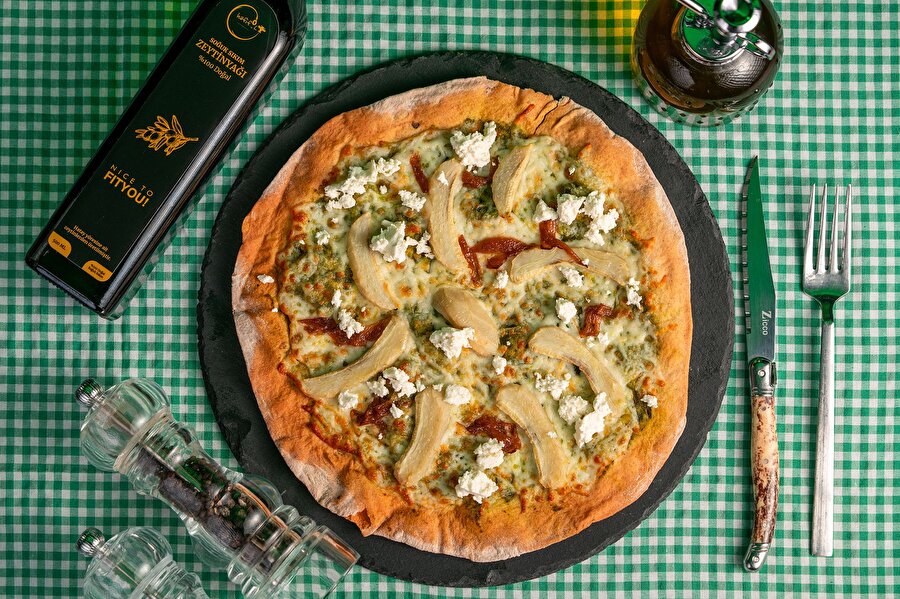 Enginarlı Ve Lorlu Pizzetta
